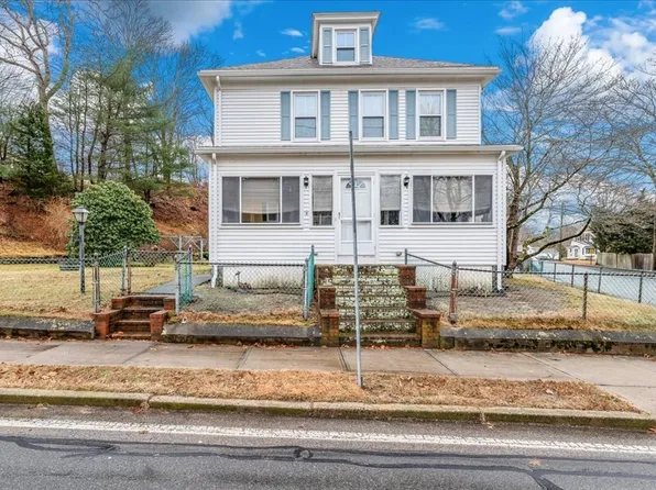 28 Oak St, Plymouth, MA 02360