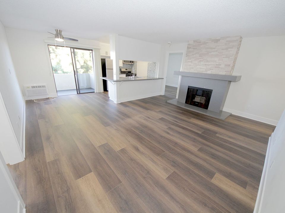 1st image of 3353 Shelby Dr #202