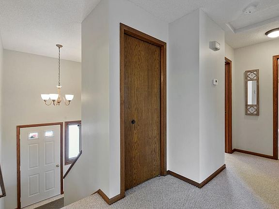 4th image of 870 Idaho Ave W