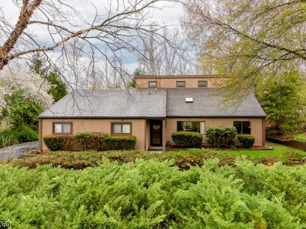 11 Fox Run Road, Glen Gardner Boro, NJ 08826