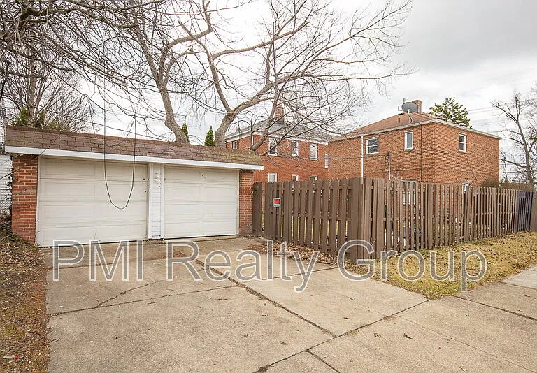 645 Babbitt Rd — Photo 23