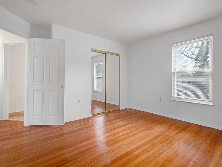 2705 24th St NE — Photo 20
