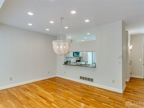 5th image of 3423 Golden Ave #9