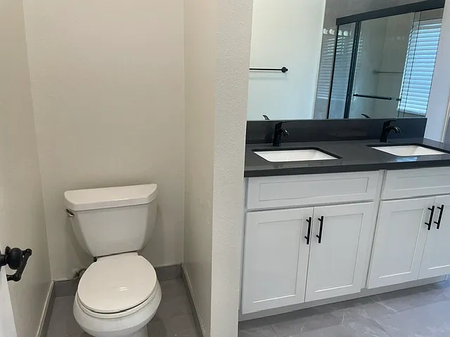 2436 Barry Ave #3 — Photo 12