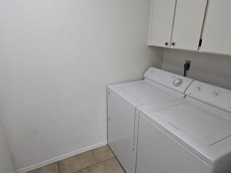 1650 N Lakeview Ln — Photo 9
