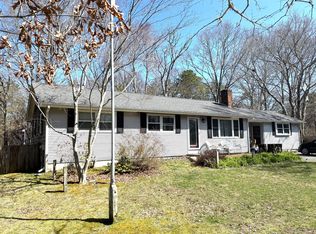 40 Greenville Dr, Forestdale, MA 02644