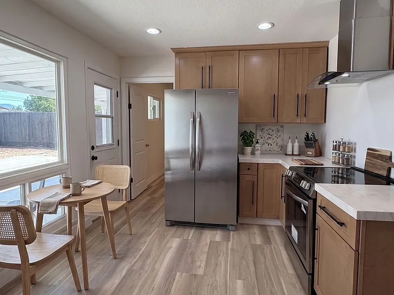 2748 Eastgate Ave — Photo 5