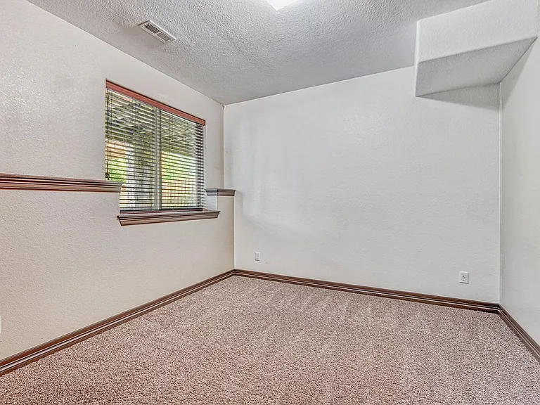 9611 Sunset Hill Dr — Photo 30