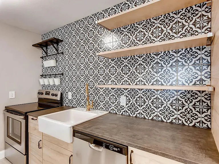 7155 Hooker St — Photo 13
