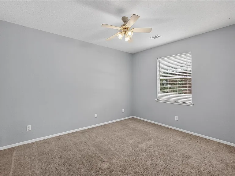 26 Millport Dr — Photo 24