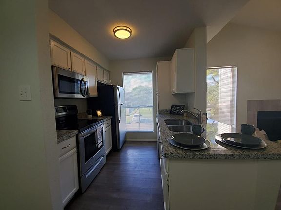 4th image of 3900 Woodchase Dr APT 144