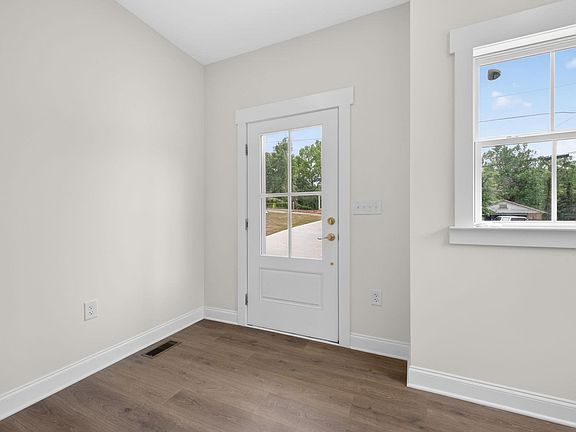 5th image of 316 W Caroline St