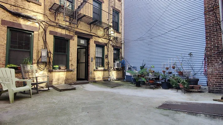 Rented by Signature Property Realty | media 12