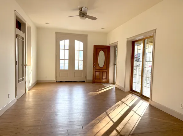 17 1/2 Elk St #A, Eureka Springs, AR 72632