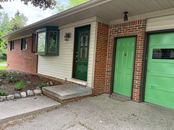 2140 Delafield Dr, Ann Arbor, MI 48105
