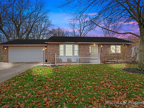 2nd image of 2326 Okemos Dr SE