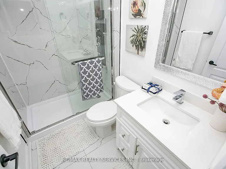 20 Somerset Ave E — Photo 17