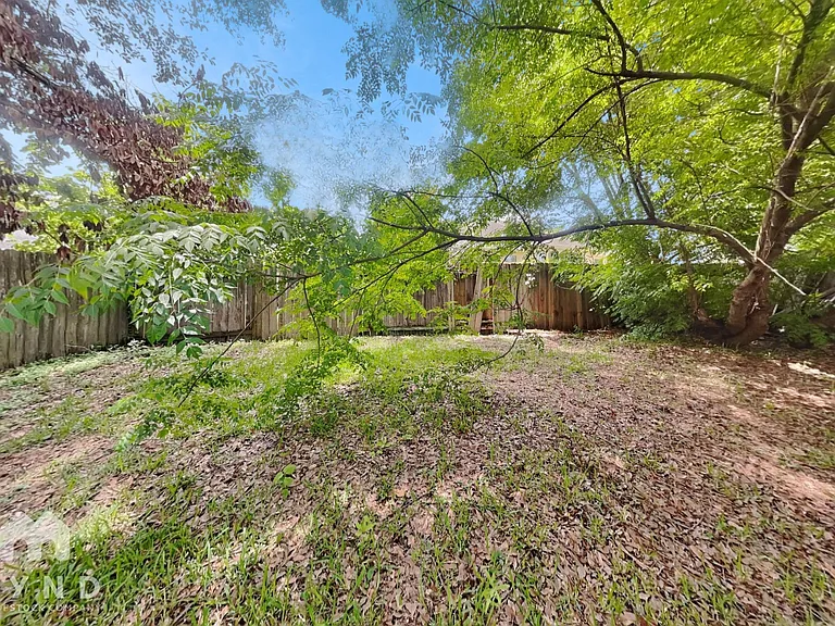 1411 Cameron Park Ln — Photo 19
