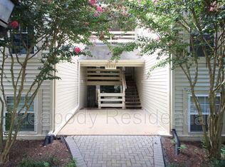 2233G Lovedale Ln, Reston, VA 20191