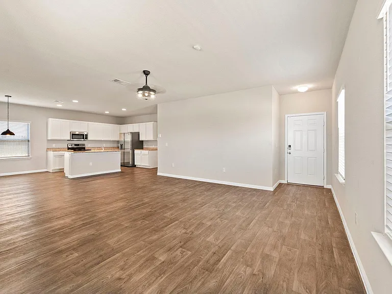232 Freedom Park Ave — Photo 3