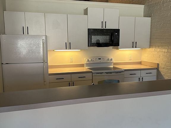 4th image of 1319 Leavenworth St APT 202