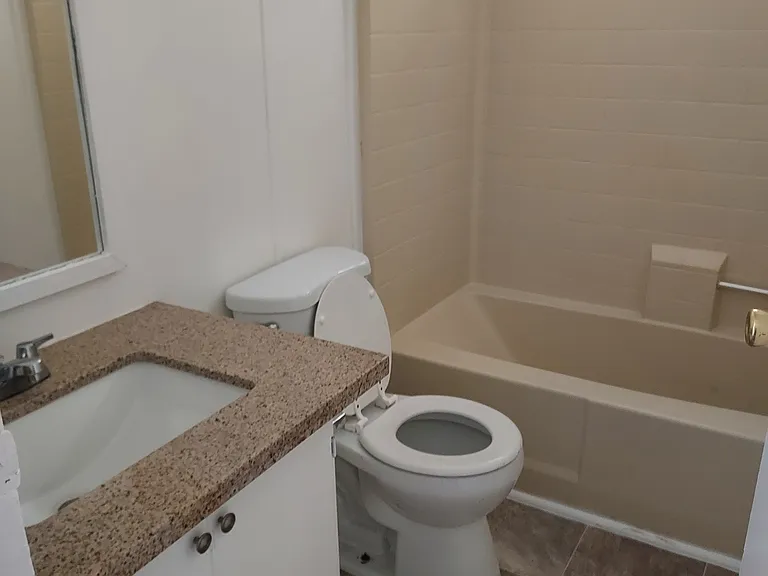 2466 Merrill Ave — Photo 14