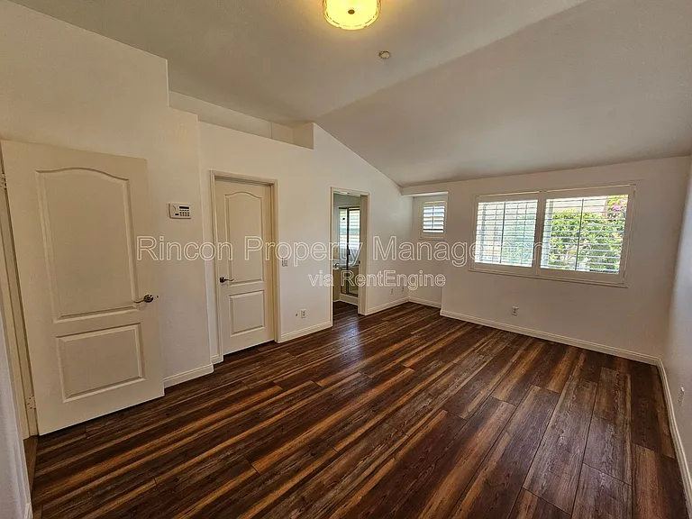 4782 Templeton St — Photo 24