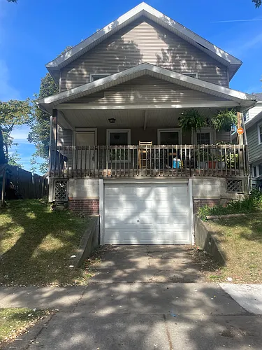 412 Melville St Photo 1