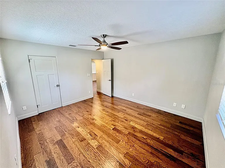 438 Lakeview Ave — Photo 12