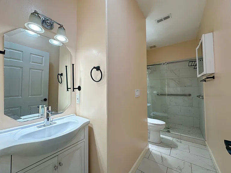 15813 Prestwoods Ln — Photo 12