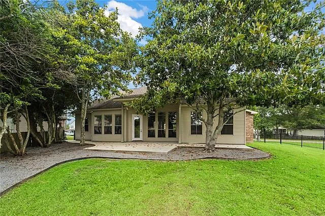 332 Autumn Creek Dr — Photo 18