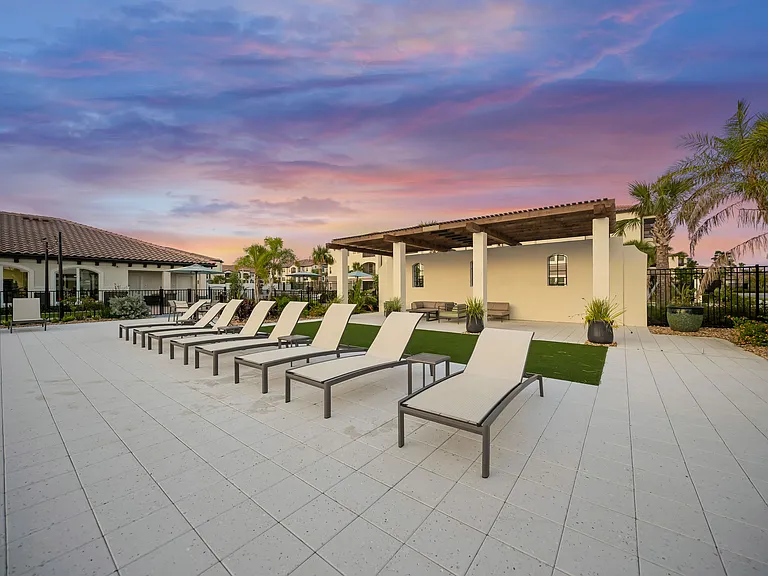 Revello Apartments — Photo 114