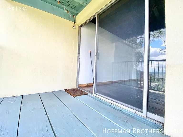 2342 Silver Ridge Ave #1 — Photo 21