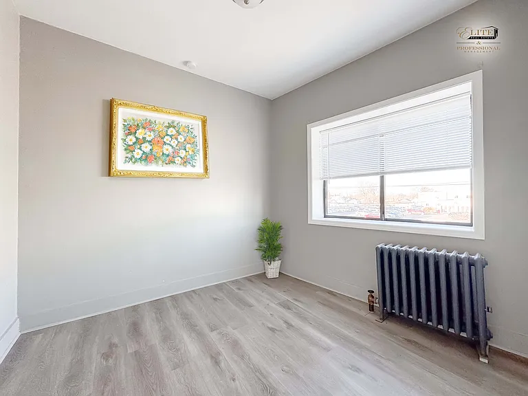 2921 S Saginaw St #2 — Photo 8