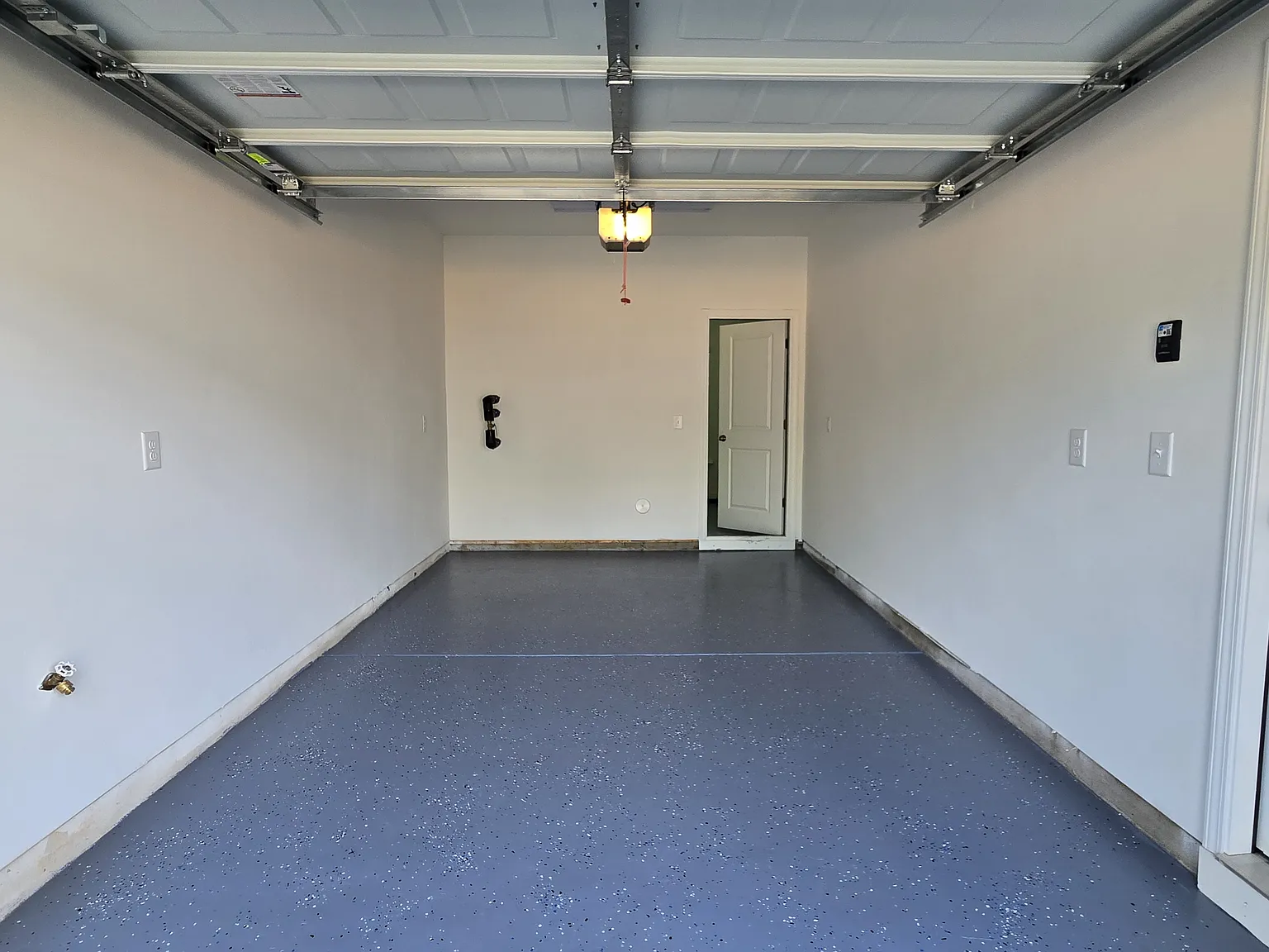2 bed, 988 sqft, $2,000 — Photo 2