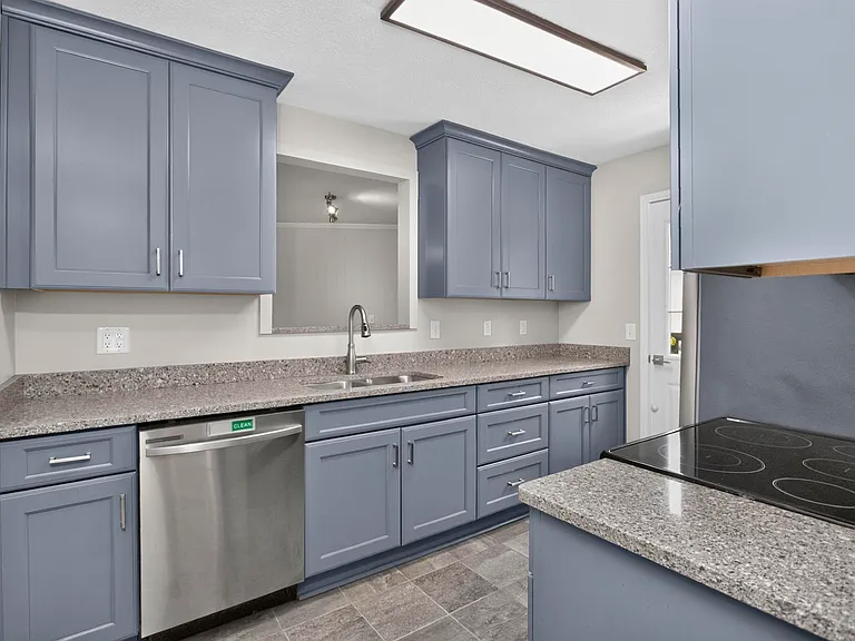 409 Woodberry Dr — Photo 6