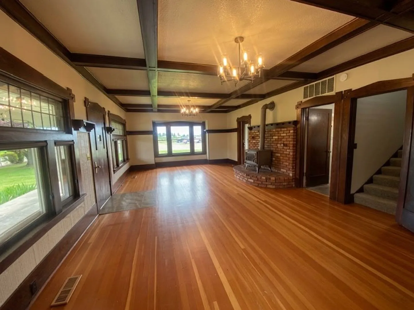 792 East Badger Countryside Home! — Photo 4