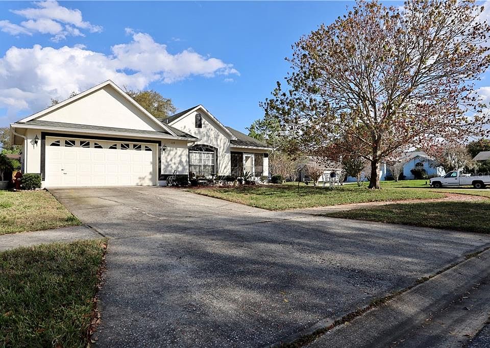 1st image of 119 Paquin Dr
