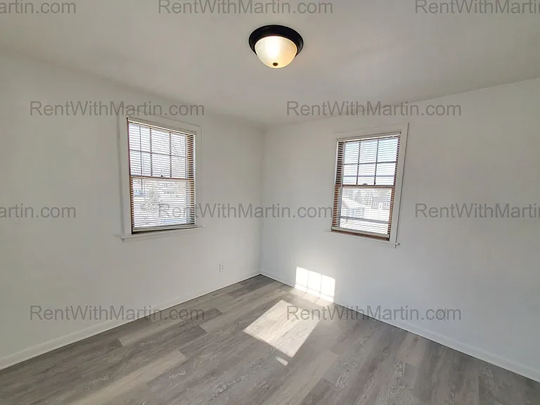 137 Hope Ave — Photo 14