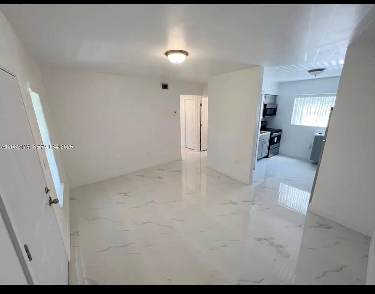 752 Condo Inc — Photo 2