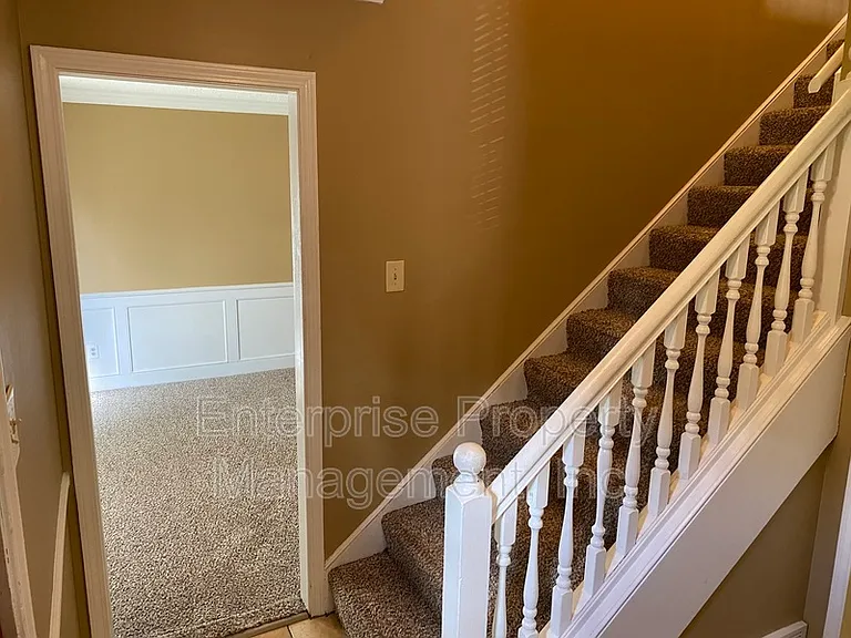 7828 Bland Ln — Photo 5