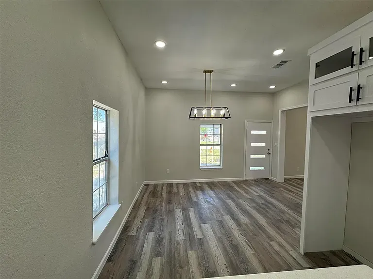 309 S Louisiana Dr — Photo 2