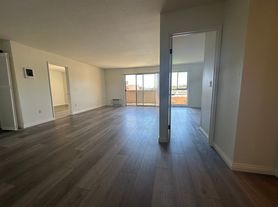 6955 Alvarado Rd