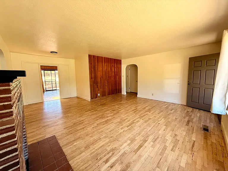 755 Walker Ave — Photo 6