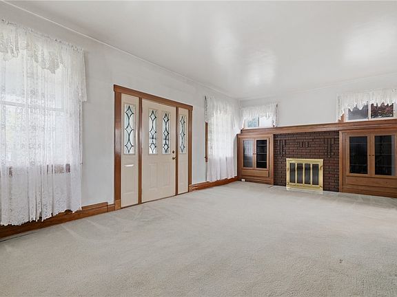 4th image of 220 E Sheridan Ave
