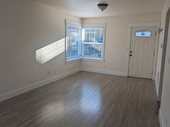 2nd image of 1019 1/2 5th St