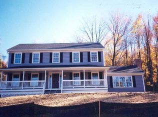 4 Gelding Hill Rd, Newtown, CT 06482