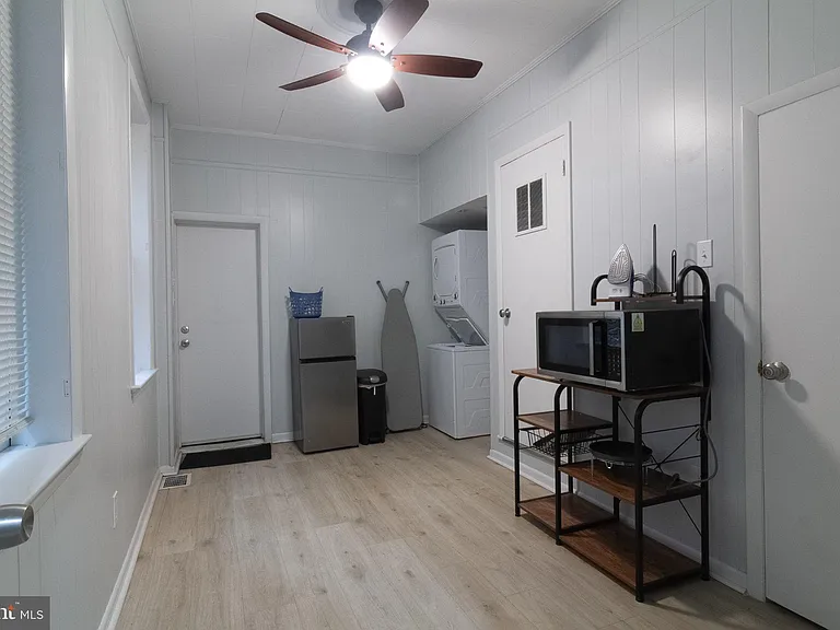 1217 N King St — Photo 13