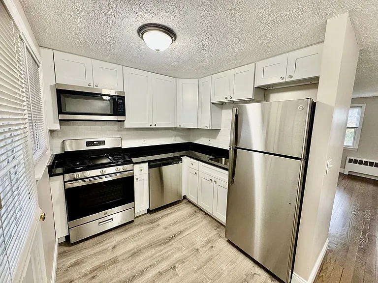 Shawomet Gardens Apartments — Photo 41
