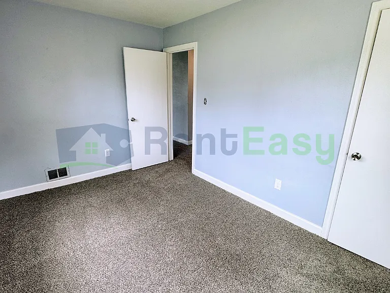 2625 Eastwood Ave — Photo 10